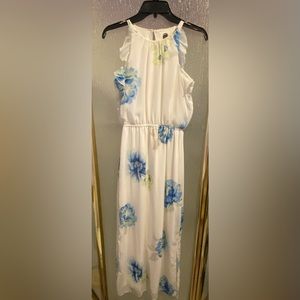 Old Navy maxi dress with floral print in size XS. NWOT.